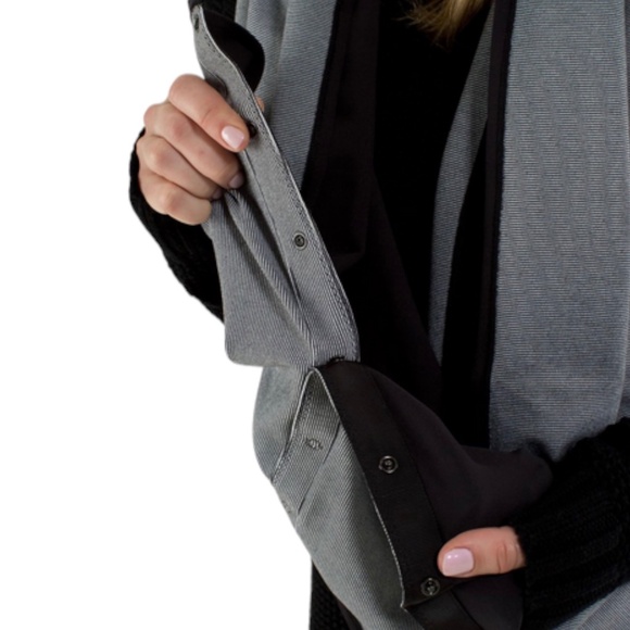 Lululemon Black and White Striped Vinyasa Scarf/Wrap *Rulu, One Size - Picture 4 of 9